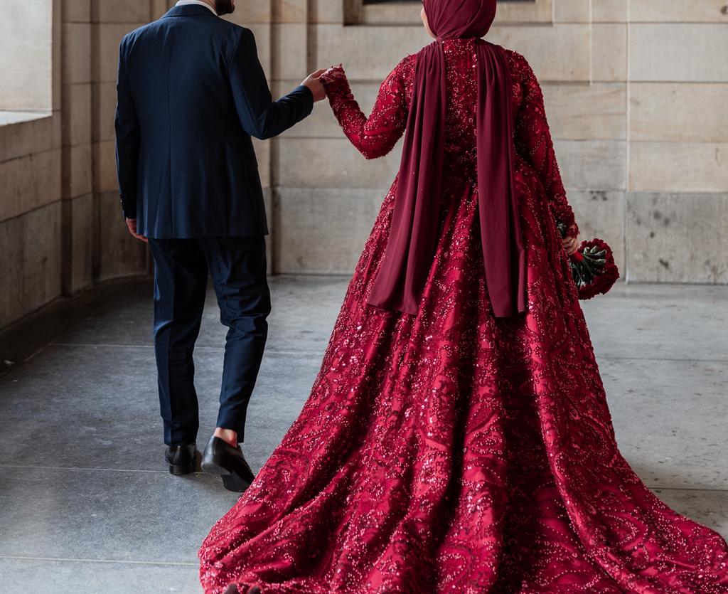 Prachtige hennajurk, Ophalen of Verzenden, Zo goed als nieuw, Rood, Trouwjurk