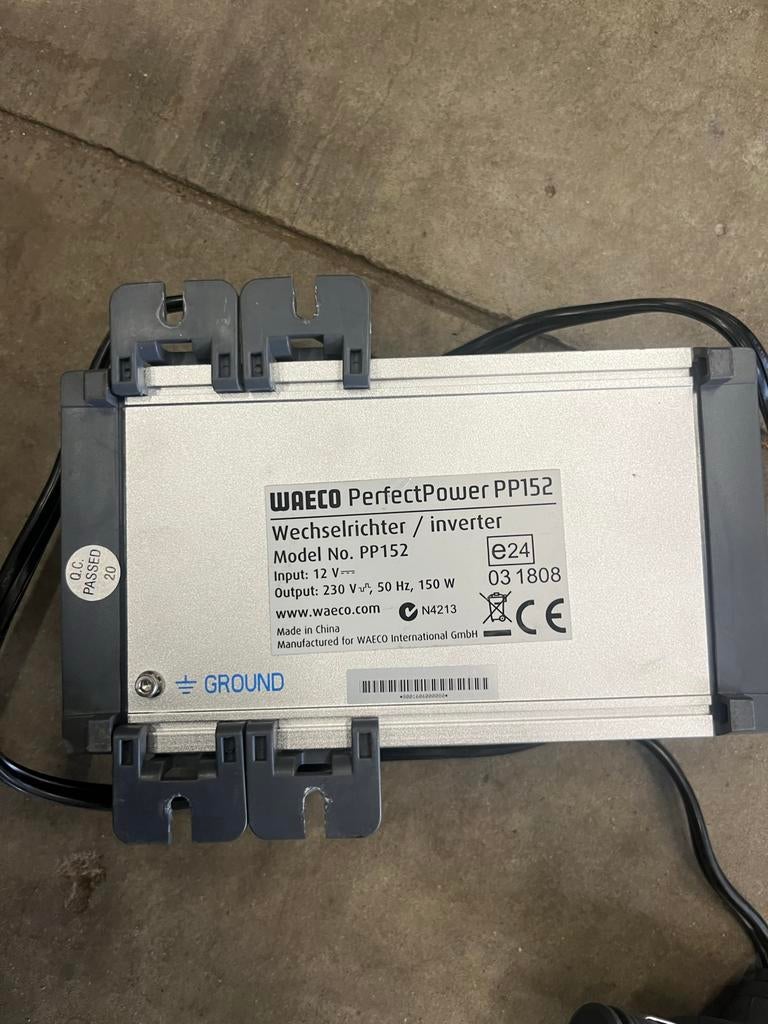 WAECO PerfectPower PP152 Omvormer 12 naar 220 volt  150 watt, Ophalen of Verzenden, Gebruikt