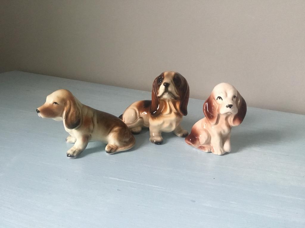 Lieve Basset-Hound honde beeldjes., Verzamelen, Beelden en Beeldjes, Ophalen of Verzenden, Zo goed als nieuw, Dier