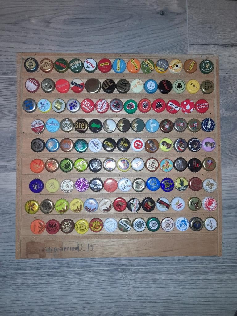 Bierdoppen. Verschillende landen. Kopen dop. Per dop. 0,25 c, Ophalen, Gebruikt