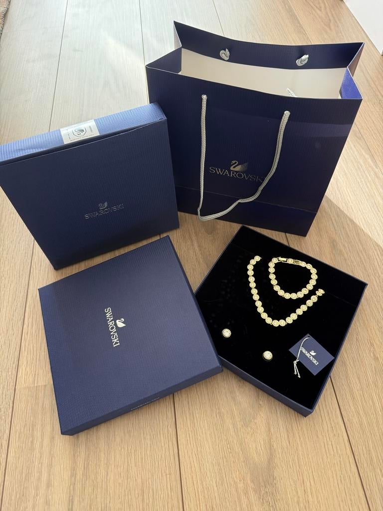 Swarovski Goude Set - Nieuwstaat, Ophalen of Verzenden, Nieuw, Sieraad of Horloge