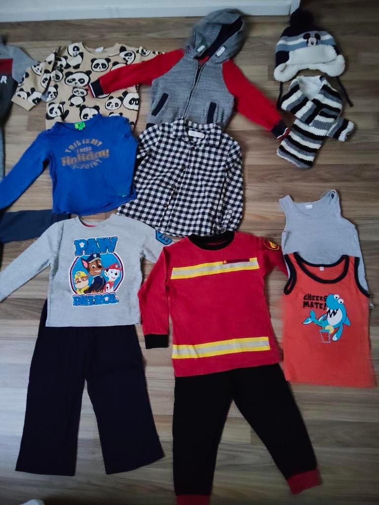 Grote bundel jongenskleding (bundel 3)
Maat 92-98
- 24 stuks, Kinderen en Baby's, Kinderkleding | Kinder-kledingpakketten, Gebruikt