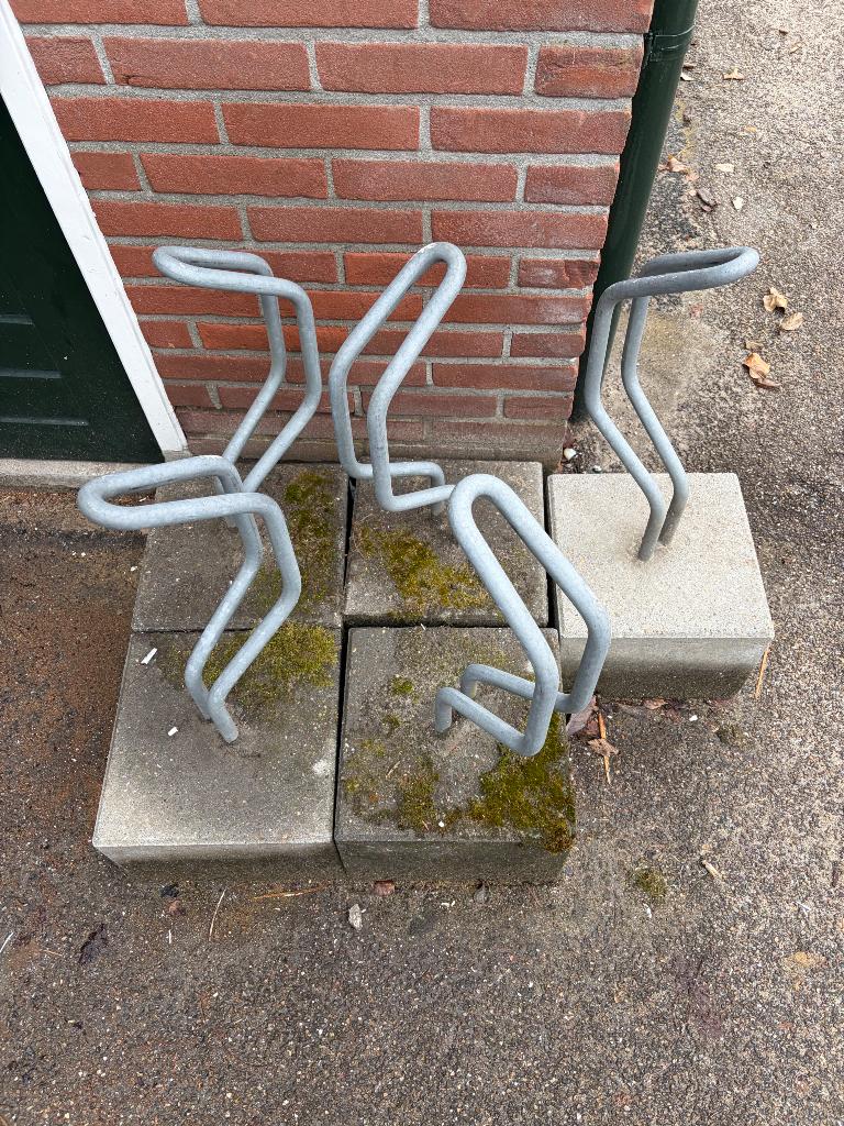 Fietsenrek / nietjes, Fietsen en Brommers, Fietsaccessoires | Fietsenrekken, Ophalen, Gebruikt