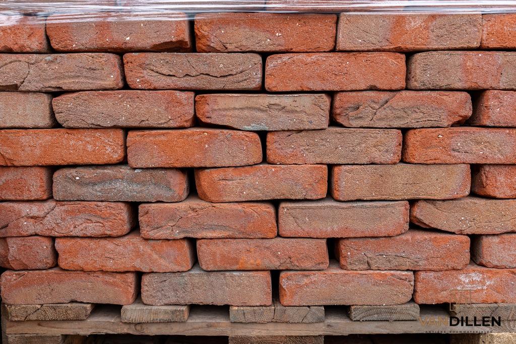 Oude gebikte rode bakstenen circa 19x5 275M2 actie prijs, Doe-het-zelf en Verbouw, Metselstenen, Verzenden, Gebruikt, Bakstenen