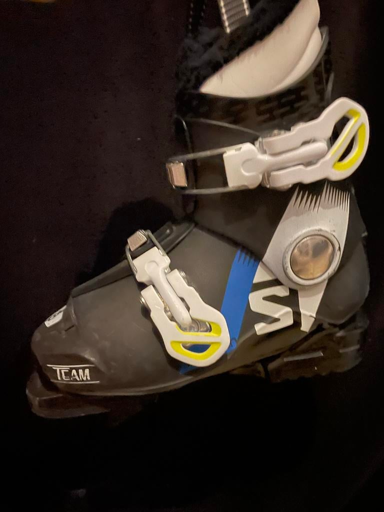 Zwarte kinder skischoenen - Amper gebruikt!  Maat 18/19, Sport en Fitness, Overige merken, Schoenen, Ophalen of Verzenden, Zo goed als nieuw