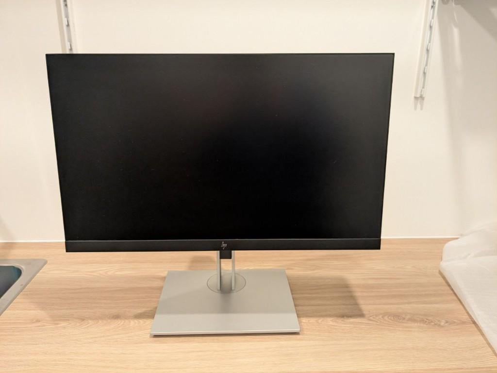 Computer Monitor - HP E23 G4, Computers en Software, Monitoren, Zo goed als nieuw, 60 Hz of minder, DisplayPort, HDMI, VGA, In hoogte verstelbaar