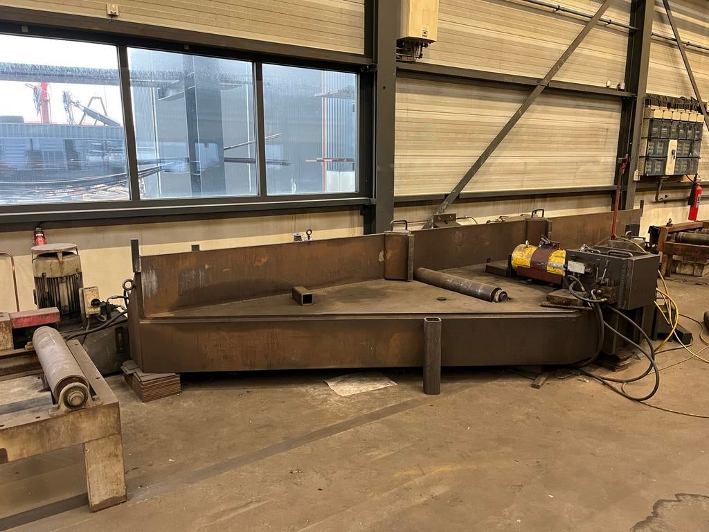 Toogbank machine voor staalbouw, Ophalen