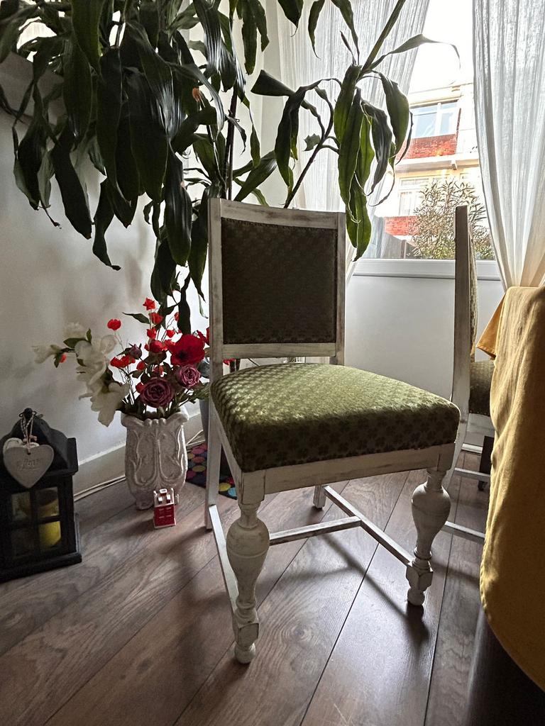 zware houten stoelen, verende zittingen, Ophalen of Verzenden, Zo goed als nieuw, Hout