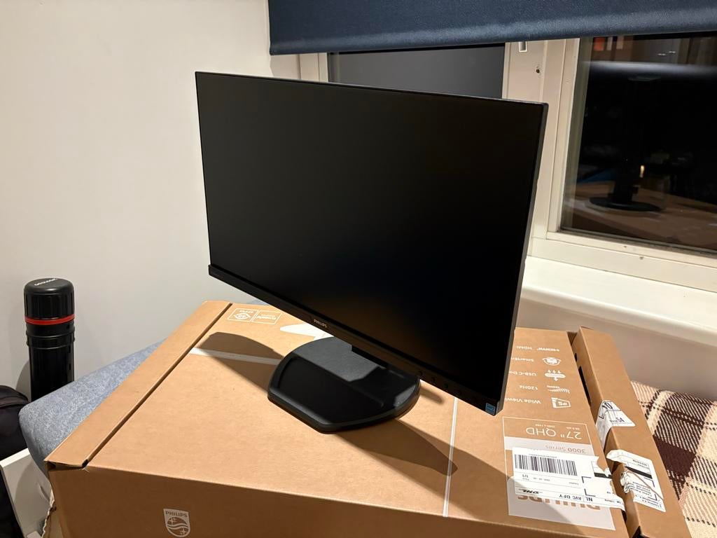 Philips Brilliance 241B Monitor - Zo goed als nieuw, Ophalen, HDMI, IPS, In hoogte verstelbaar