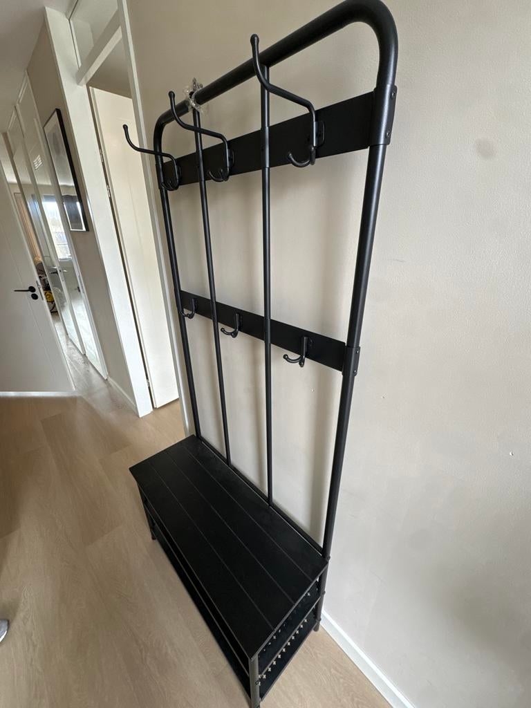 Zwarte kapstok met bankje en schoenenrek, Gebruikt, Ophalen of Verzenden, Metaal, Staande kapstok