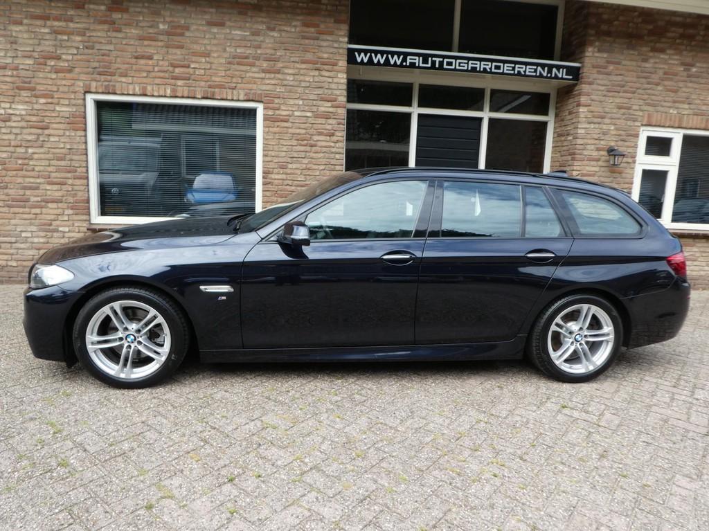 BMW 5-serie Touring 520i Executive Automaat / Leder / Navi /, Automaat, Gebruikt, 4 cilinders, 2000 kg