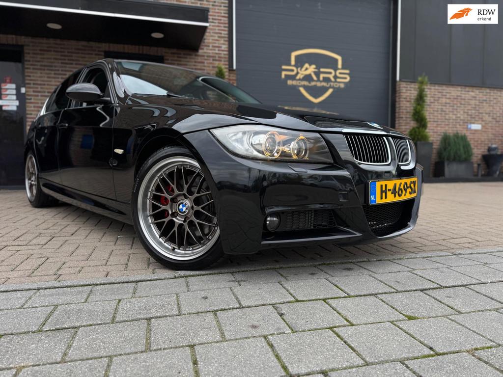 BMW 3-serie 330i M3 M-Pakket M-Sport 259PK Airco Navi Pan/Da, Auto's, Achterwielaandrijving, Gebruikt, Zwart, 259 pk