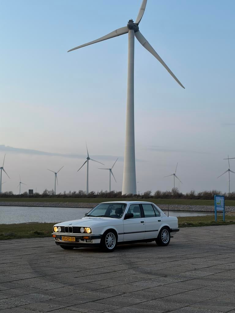 BMW 3-Serie 1.8 316 1985 Alpinweis E30, Auto's, BMW, Achterwielaandrijving, 1766 cc, 4 cilinders, Wit
