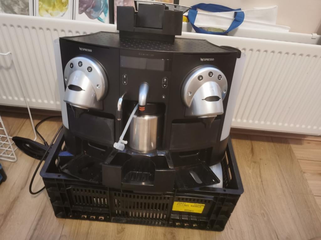 Nespresso apparaat - Zo goed als nieuw, Witgoed en Apparatuur, Koffiezetapparaten, Zo goed als nieuw, Koffiepads en cups, Espresso apparaat