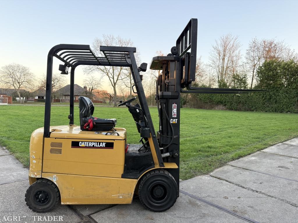 Caterpillar 2500KG elektrisch triplex 4.7M Sideshift 4000uur, Info@vanbeurdenheftrucks.nl, Caterpillar, Heftruck, Ophalen of Verzenden