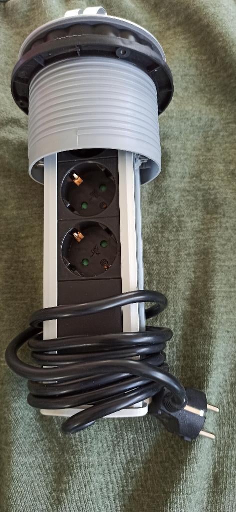 nieuwe stekkerdoos toren, Doe-het-zelf en Verbouw, Elektra en Kabels, Ophalen of Verzenden, Nieuw, Stopcontact