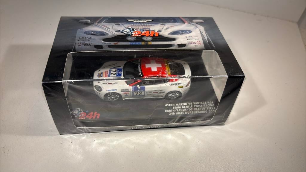 Aston martin v8 vantage n24 #72 24h Nurburgring minichamps, Hobby en Vrije tijd, Modelauto's | 1:43, Auto, Ophalen of Verzenden