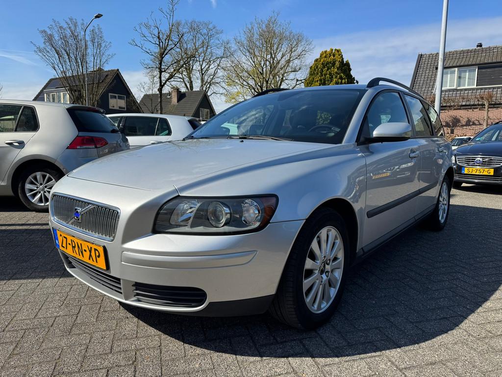 Volvo V50 2.4 Elite Automaat 140pk,Airco,Cruise,Elek-pakket,, 1378 kg, Gebruikt, 700 kg, 2435 cc