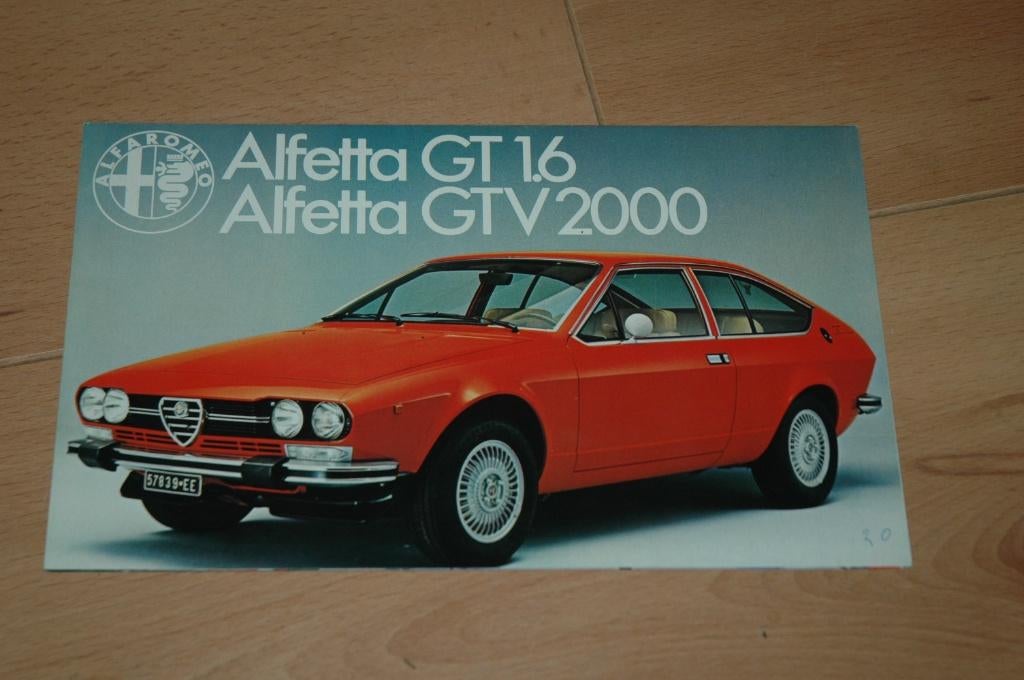 Alfa Romeo Alfetta GT 1.6 en GTV 2000 uit 1977, Alfa Romeo, Ophalen of Verzenden, Zo goed als nieuw, Alfa Romeo