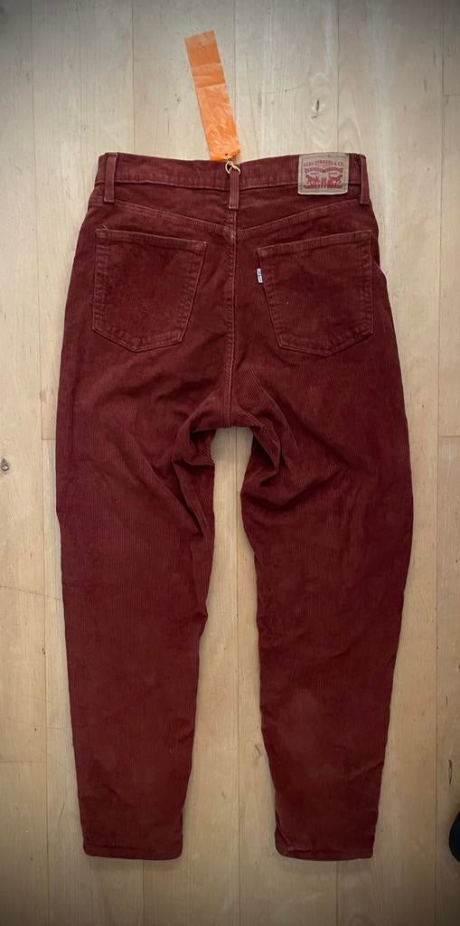Levi’s Levi High Waist Mom jeans corduroy rood W30 L29, Ophalen of Verzenden, Zo goed als nieuw, Overige kleuren, W30 - W32 (confectie 38/40)