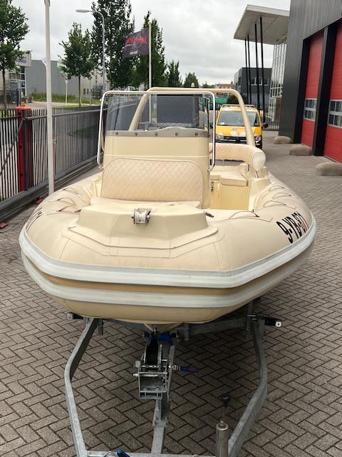 RIB Sportis MC-6800 met 150 PK Tohatsu outboard, Watersport en Boten, 120 tot 200 pk, Zo goed als nieuw, Benzine, Overige materialen