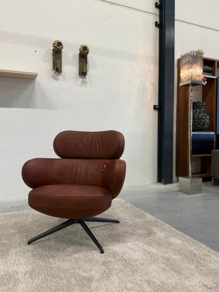 Showmodel Pode Bibo draai fauteuil Bruin leer Design Stoel, Nieuw, Pode, Leer, 75 tot 100 cm