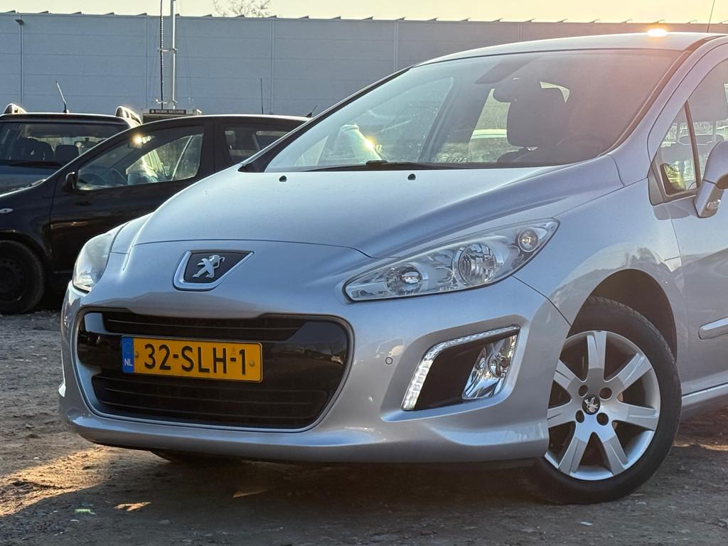 Peugeot 308 1.6 VTi Active/ AUTOMAAT / LED, Euro 5, Gebruikt, 1287 kg, 4 cilinders