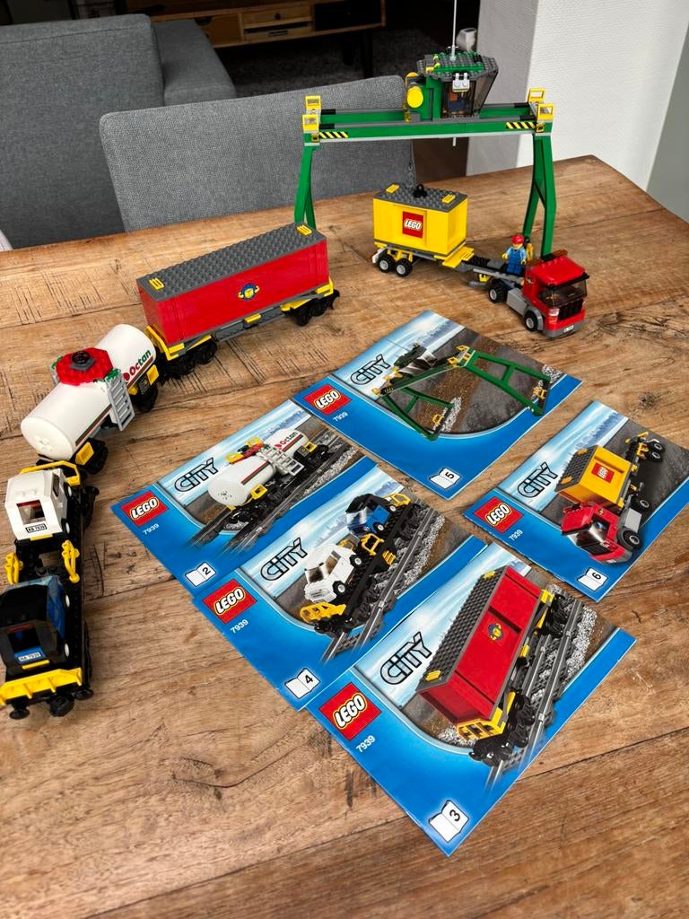 Lego trein wagons containeroverslag vrachtwagen + boekjes, Kinderen en Baby's, Speelgoed | Duplo en Lego, Ophalen of Verzenden