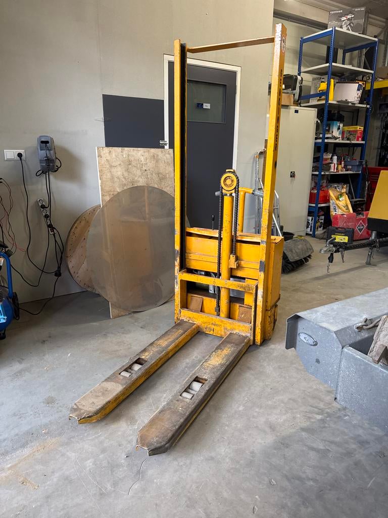 Genkinger Stapelaar -, Zakelijke goederen, Machines en Bouw | Heftrucks en Intern transport, Stapelaar, Elektrisch, tot 1000 kg