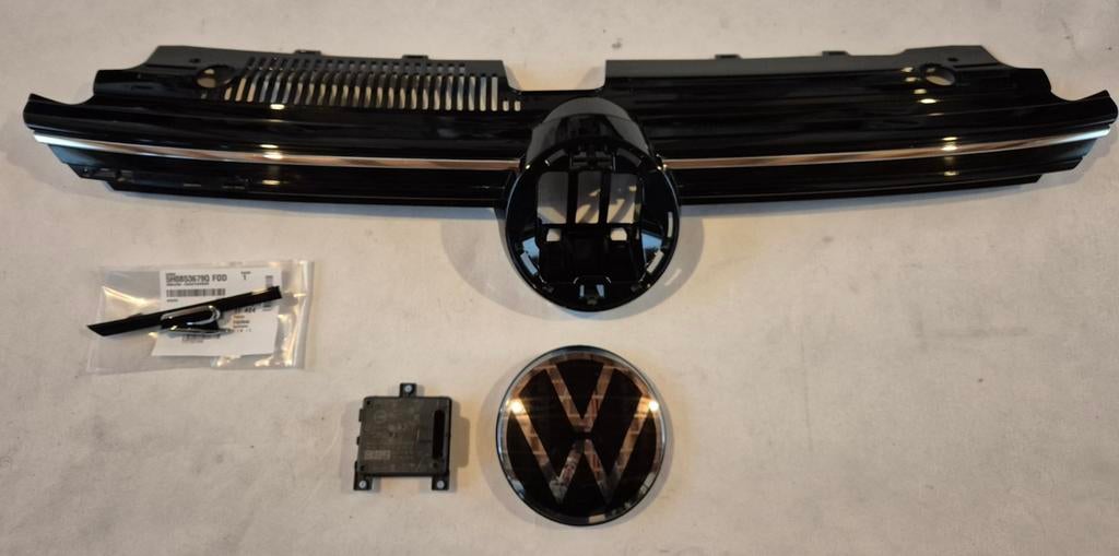 NIEUWST GOLF 8 VW R GRILL EMBLEEM LOGO SENSOR NIEUW R LOGO, Gebruikt, Ophalen of Verzenden, Bumper, Volkswagen