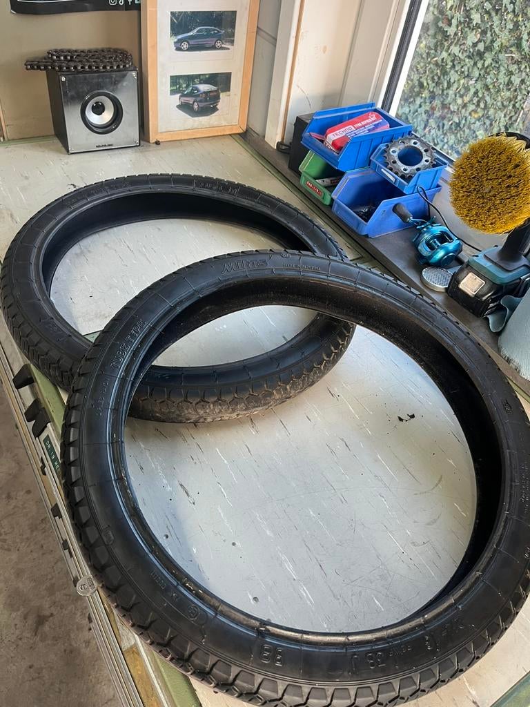 Tomos banden 16 inch, Fietsen en Brommers, Brommeronderdelen | Algemeen, Ophalen of Verzenden, Zo goed als nieuw, Overige typen