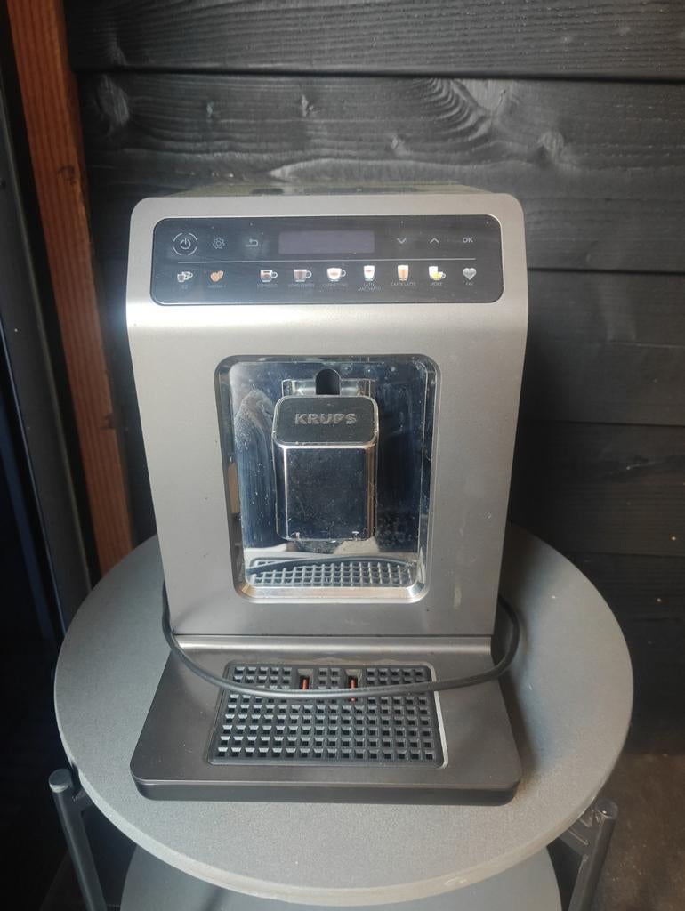 Krups bonen machine met verhoger, Ophalen of Verzenden, Gebruikt, Koffiebonen, Afneembaar waterreservoir