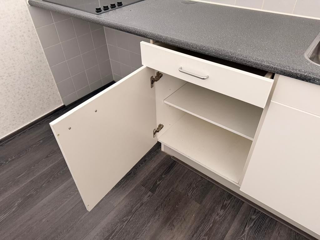 Gratis complete keuken (kasten, gootsteen en gasfornuis), Ophalen, Wit, Hoekkeuken, Kunststof