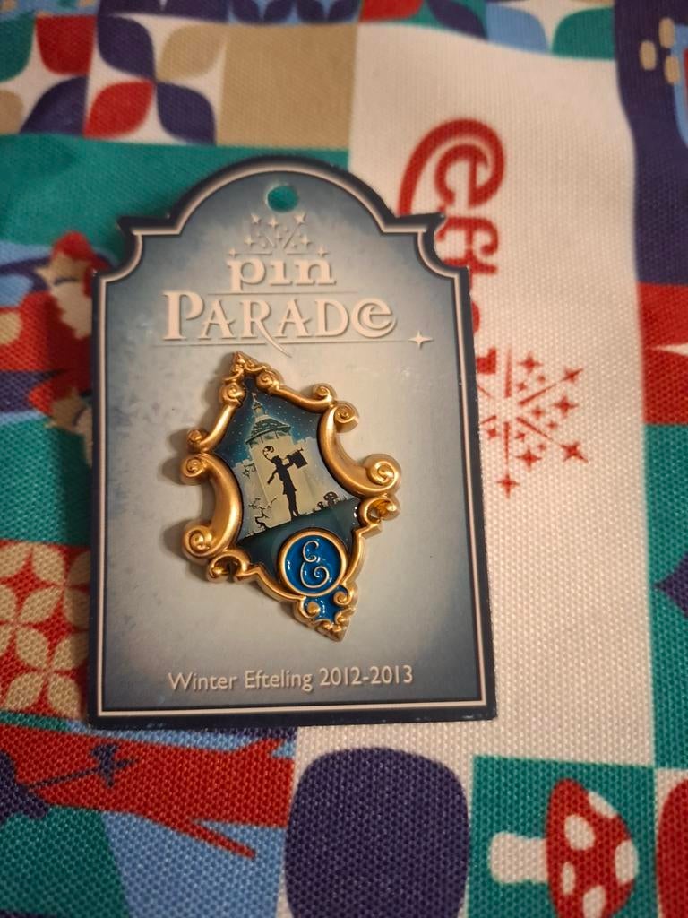 Efteling '12/'13 winter pin, Verzamelen, Efteling, Ophalen of Verzenden, Zo goed als nieuw, Button of Speldje