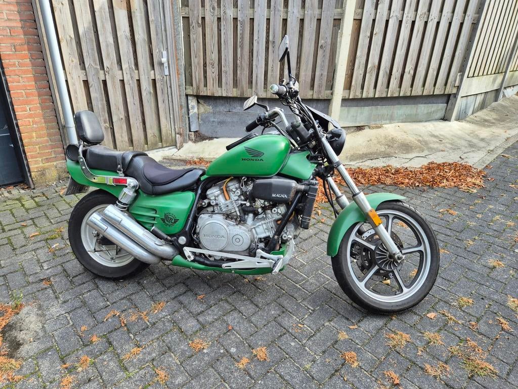 Honda Supermagna VF700 - licht verbouwd