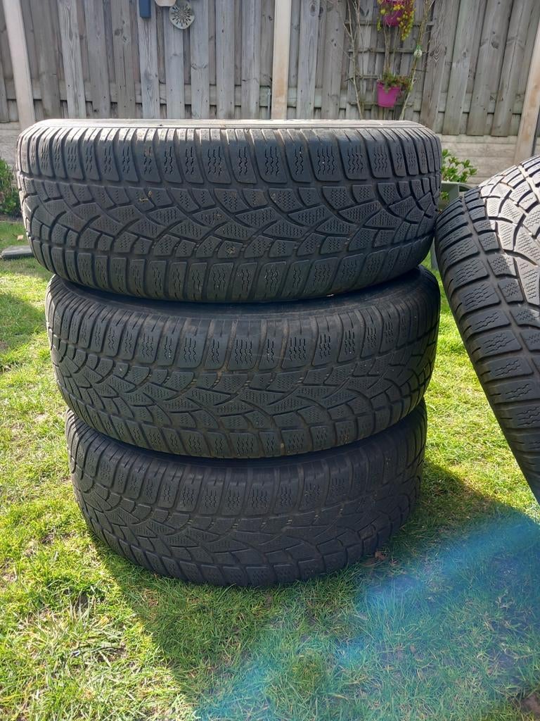 Winterbanden 215 65 16 nissan 3-4mm, Auto diversen, Ophalen, Gebruikt