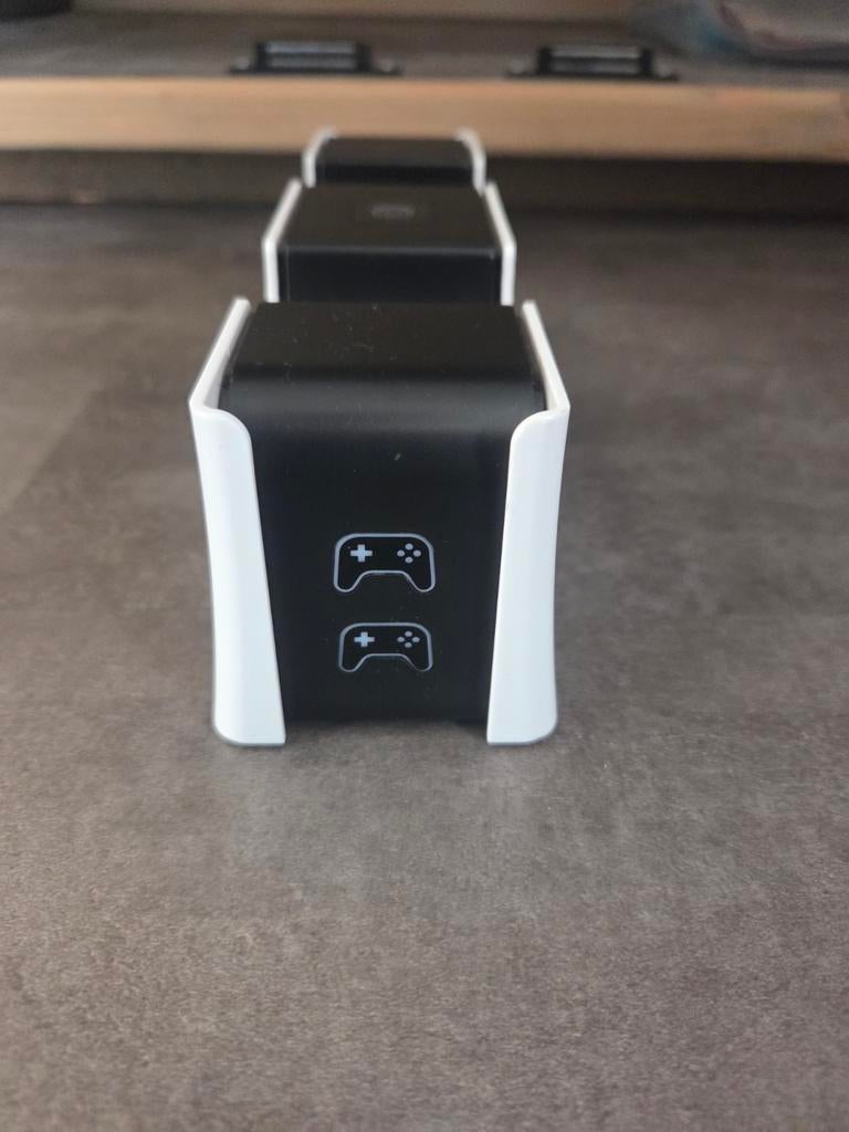 Ps5 oplaad station, Spelcomputers en Games, Spelcomputers | Sony PlayStation 5, Ophalen of Verzenden, Zo goed als nieuw