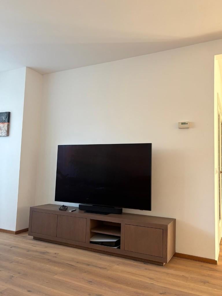 Massief eiken tv-meubel – strak & modern - €900 nieuw, Huis en Inrichting, Kasten | Televisiemeubels, Ophalen, 150 tot 200 cm