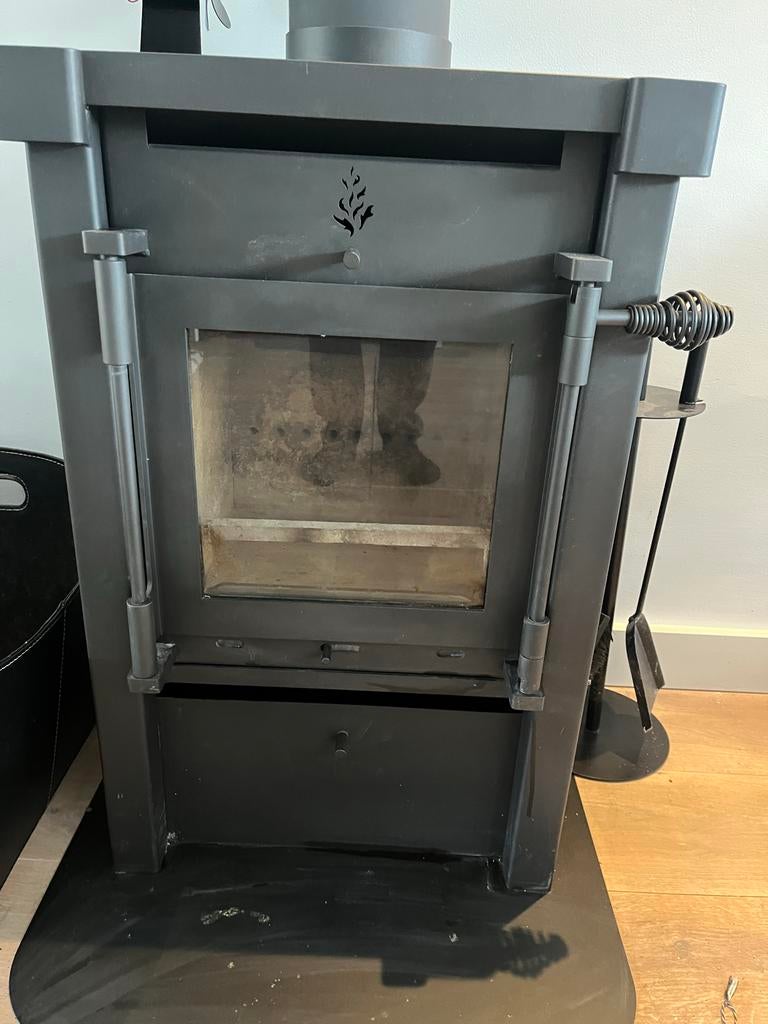 Beaufort houtkachel 6 kW met kachelpijp, Huis en Inrichting, Kachels, Ophalen, Houtkachel, Zo goed als nieuw, Vrijstaand