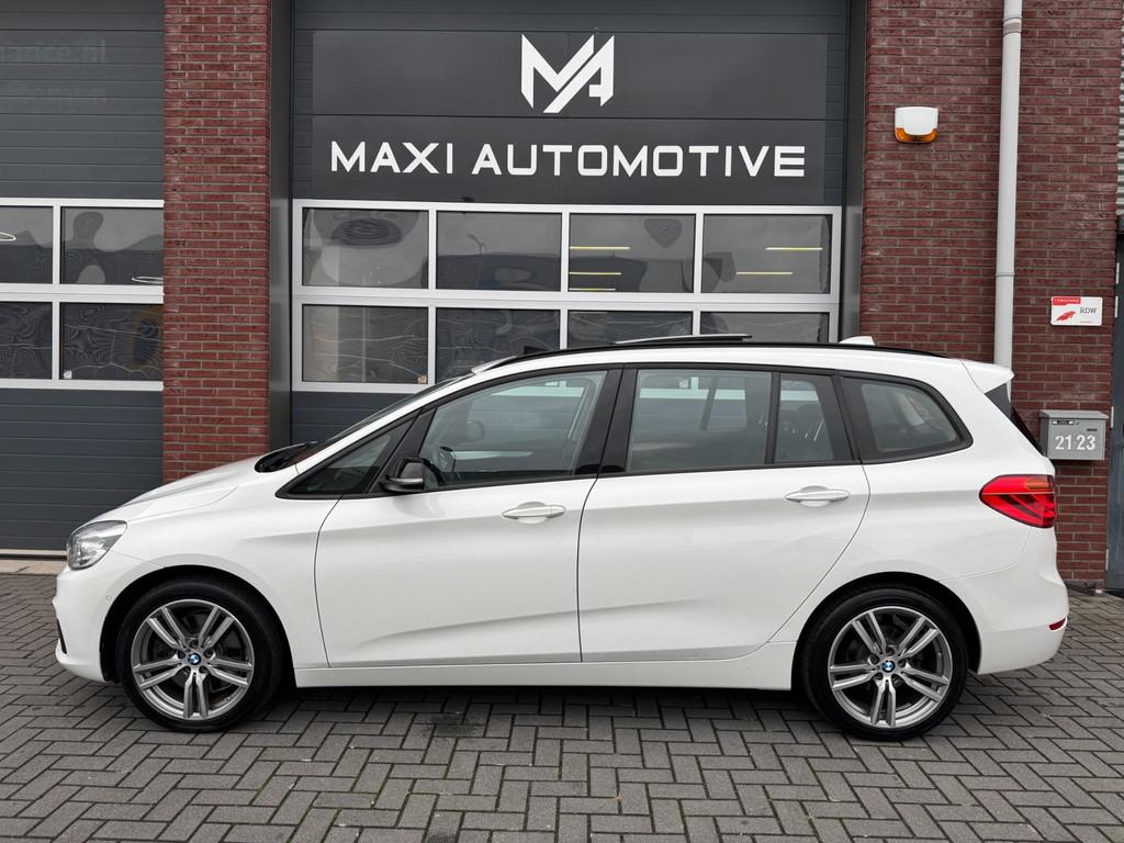 BMW 220i 7p. Gran Tourer LED HUD Pano Navi Camera Keyless, 1998 cc, Gebruikt, Zwart, 7 stoelen