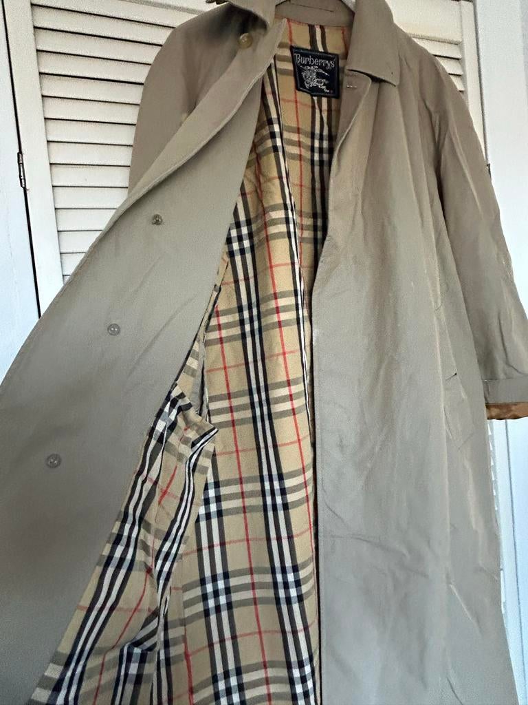Burberry dames trenchcoat - Gebruikt met kleine vlekken, Kleding | Dames, Ophalen of Verzenden, Gedragen, Beige