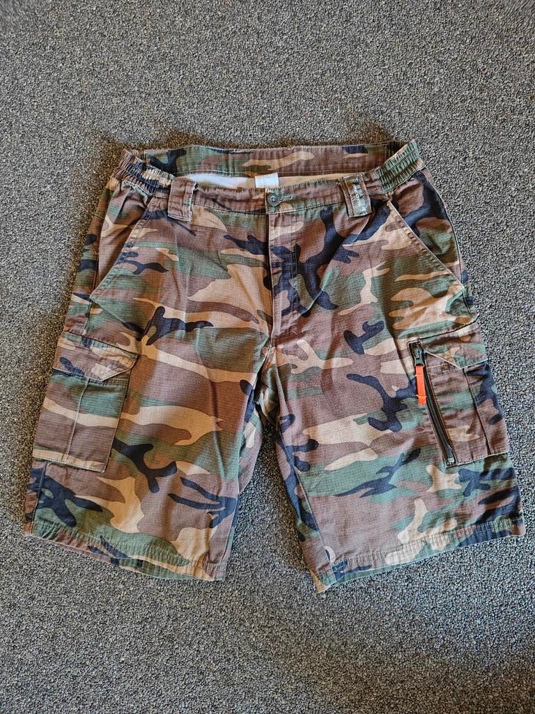 Nieuwe camouflage cargo korte broek mt L, Maat 52/54 (L), Nieuw, Ophalen of Verzenden, Decathlon