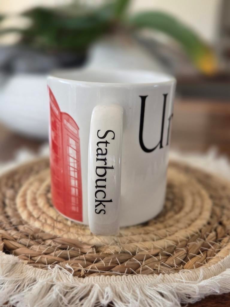 Starbucks City Mug United Kingdom rood wit XXL Collector, Ophalen of Verzenden, Zo goed als nieuw, Overige stijlen, Kop(pen) en/of Schotel(s)
