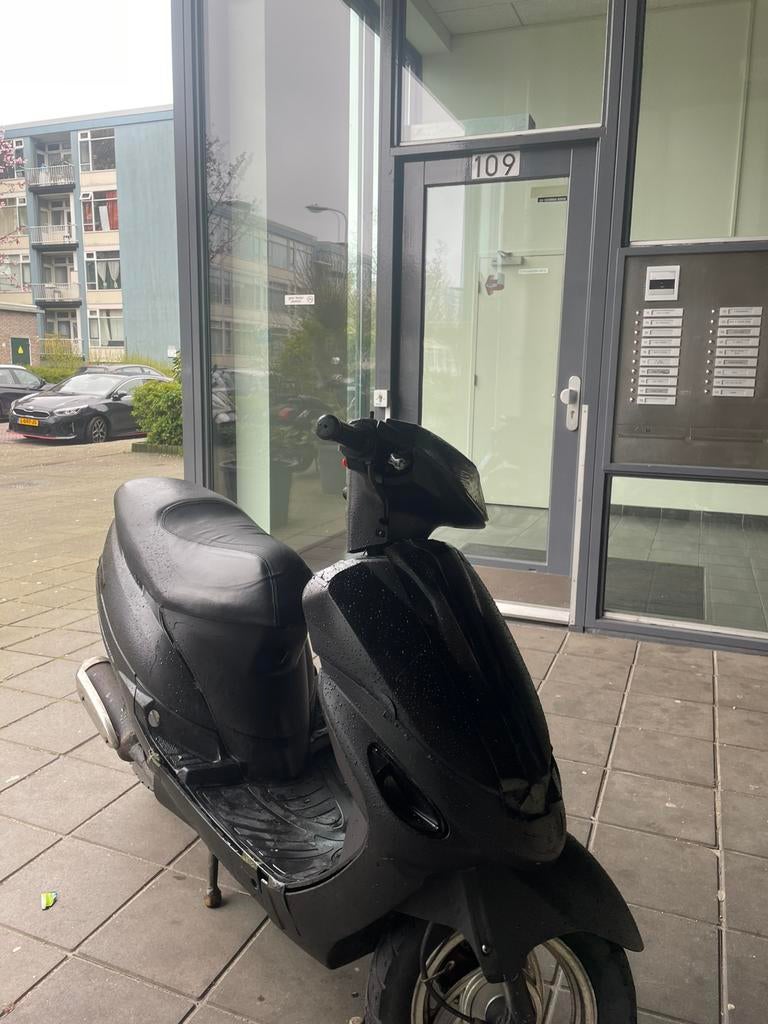 Snorscooter | Peugeot v clic 4takt, Fietsen en Brommers, Snorfietsen en Snorscooters, Gebruikt, Ophalen of Verzenden, Benzine