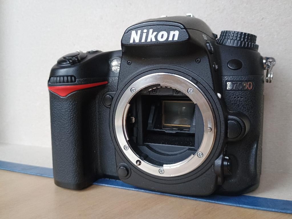 Nikon D7000 (12.500 kliks), Audio, Tv en Foto, Fotocamera's Digitaal, 14 Megapixel, Spiegelreflex, Ophalen of Verzenden, Zo goed als nieuw