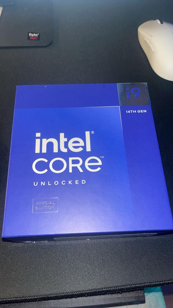 Intel Core i9-14900KS Processor, Computers en Software, Processors, Ophalen of Verzenden, Nieuw, 24-core, 4 Ghz of meer