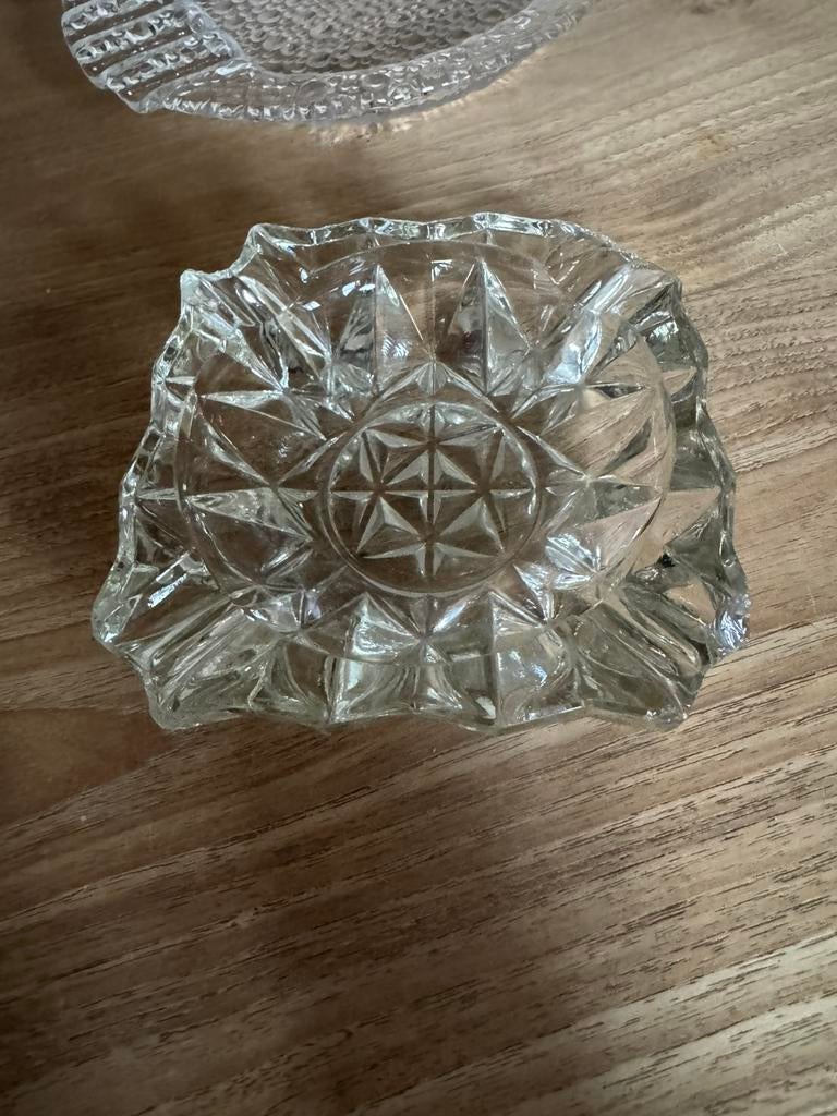 Oude glazen asbak, Ophalen of Verzenden