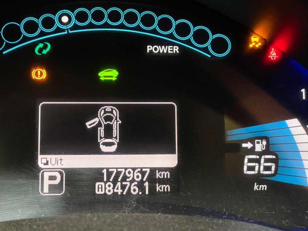 Nissan LEAF Tekna 30 kWh, Gebruikt, 199 km, 1445 kg, Wit