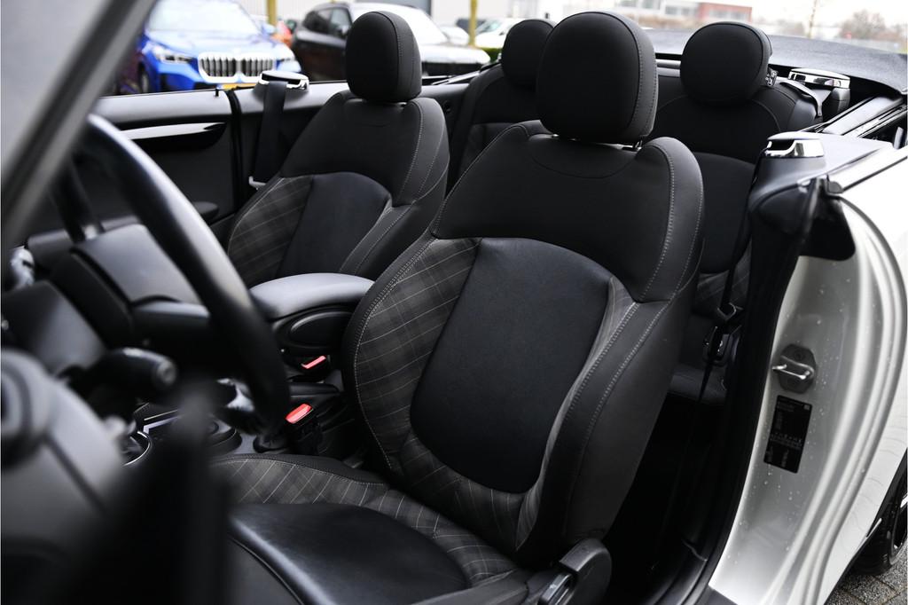 MINI Cabrio Cooper S Chili / Achteruitrijcamera / LED / Stoe, Auto's, Mini, Gebruikt, 4 stoelen, Leder en Stof, Wit