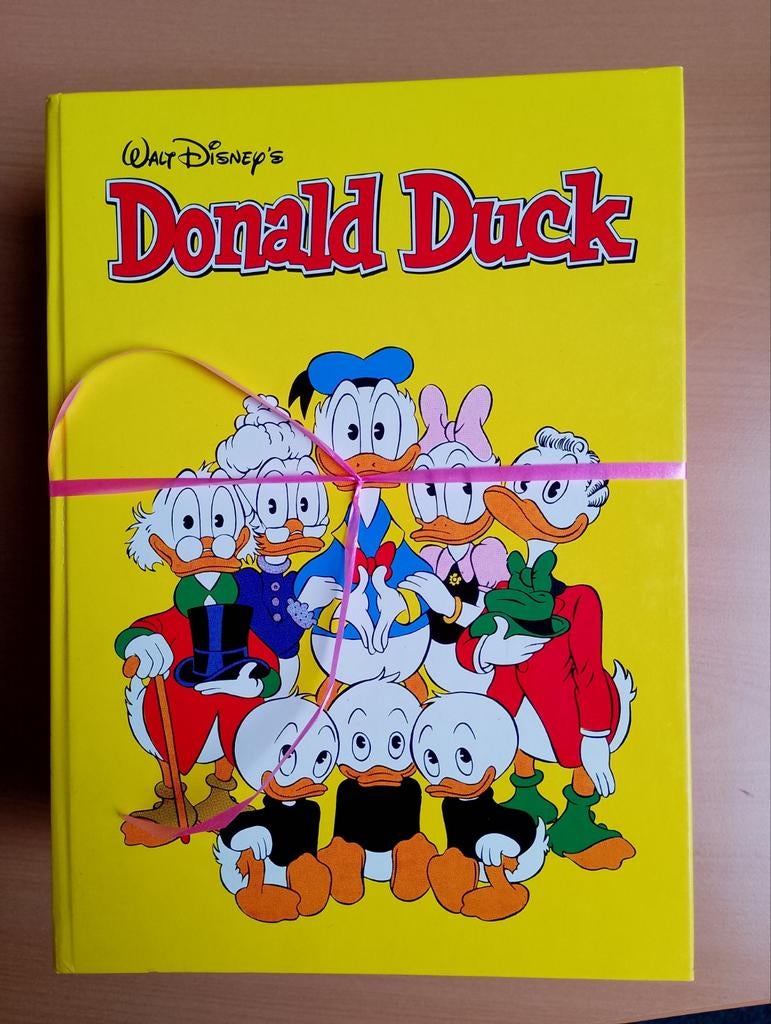 Donald duck verzamel map 1 en 2 jaartal 1995, Meerdere stripboeken, Ophalen, Gelezen